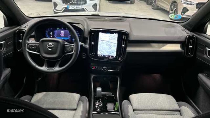 Volvo XC40 - foto 22