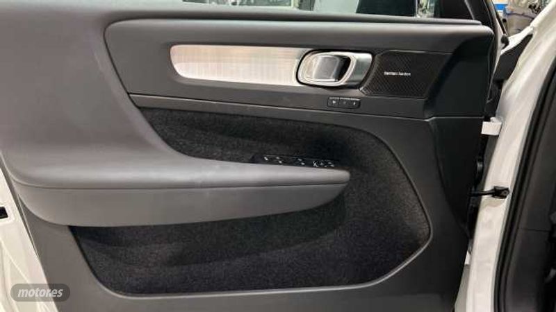 Volvo XC40 - foto 42