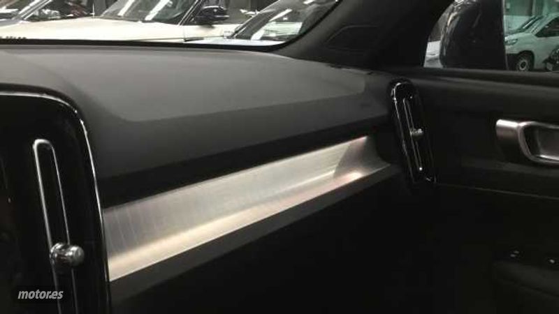 Volvo XC40 - foto 16