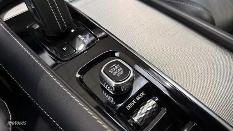 Volvo XC 90 - foto 25