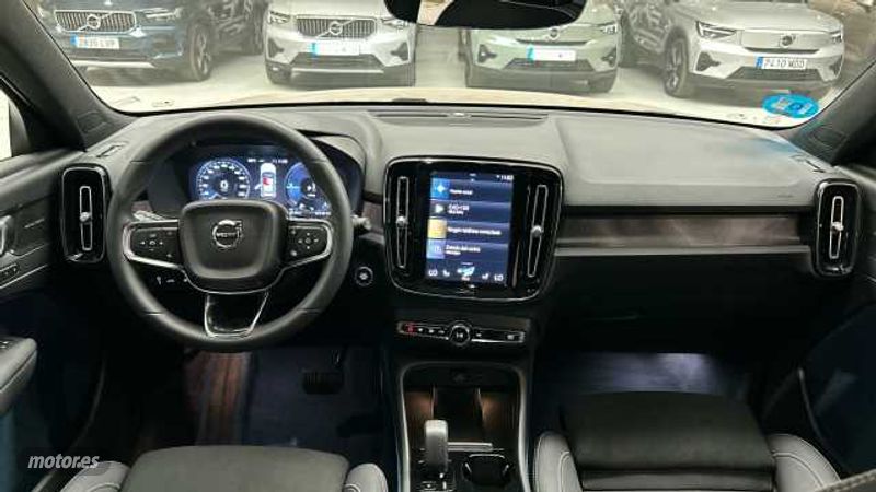 Volvo XC40 - foto 22