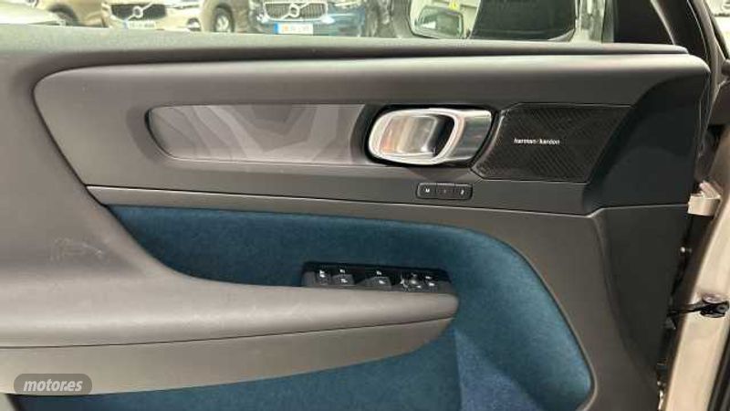 Volvo XC40 - foto 45