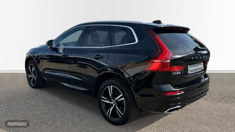 Volvo XC 60 2.0 D4 R-DESIGN AUTO 4WD 190 5P de 2018 con 102.137 Km por 31.900 EUR. en Cordoba