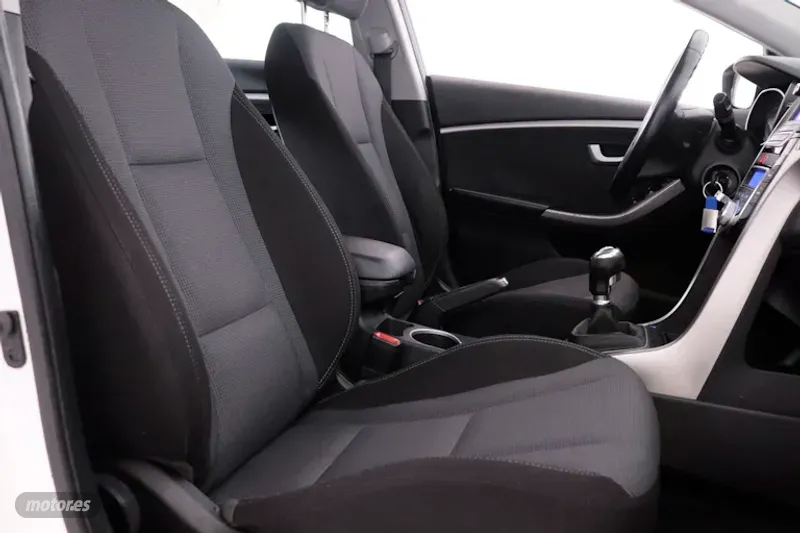 Hyundai i30 - foto 17