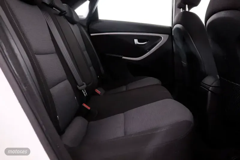 Hyundai i30 - foto 18