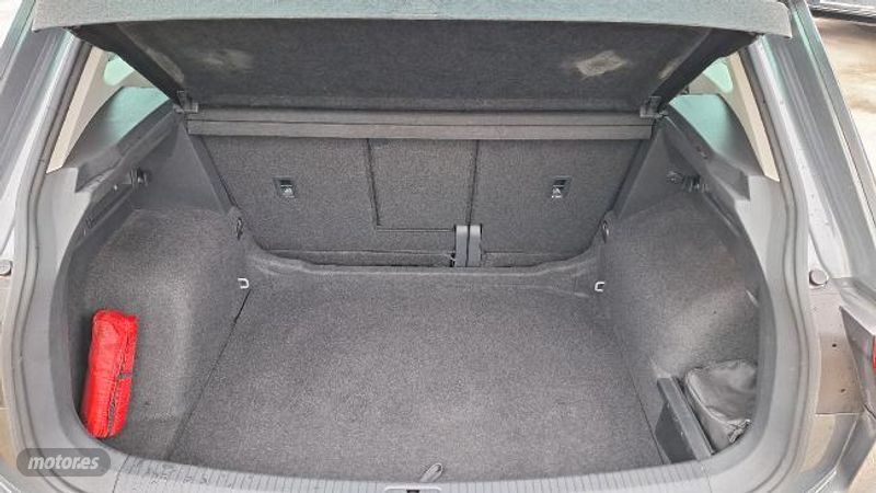 Volkswagen Tiguan - foto 12