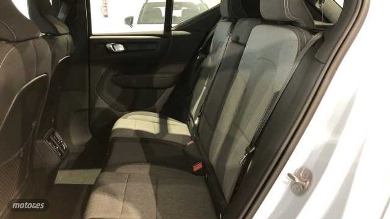 Volvo XC40 - foto 10