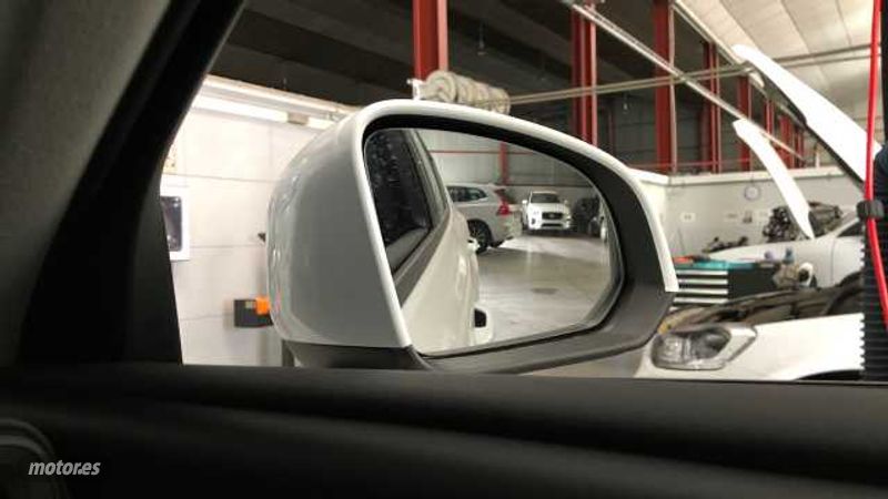 Volvo XC40 - foto 19