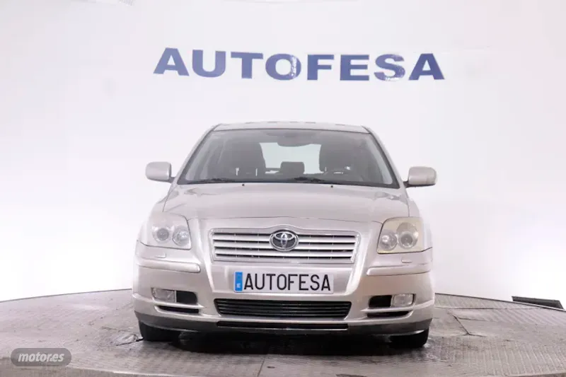 Toyota Avensis 2.0 D-4D 115CV 5P #CUERO de 2003 con 316.600 Km por 1.650 EUR. en Madrid