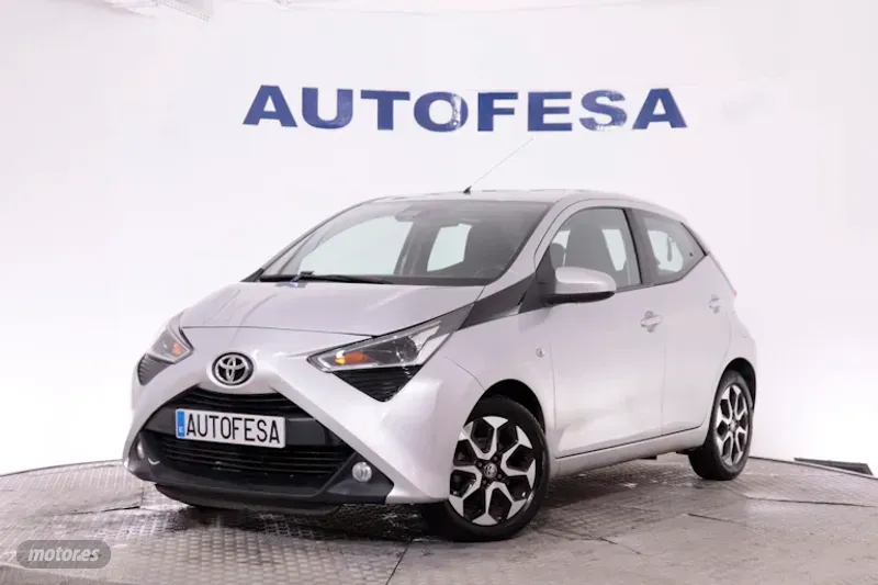 Toyota Aygo 1.0 XPLAY 70CV 5P de 2019 con 60.500 Km por 9.950 EUR. en Madrid