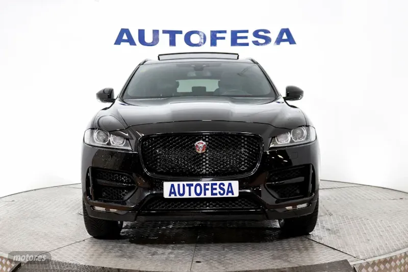 jaguar f-pace 2017 / 142.000km. foto grande (2)