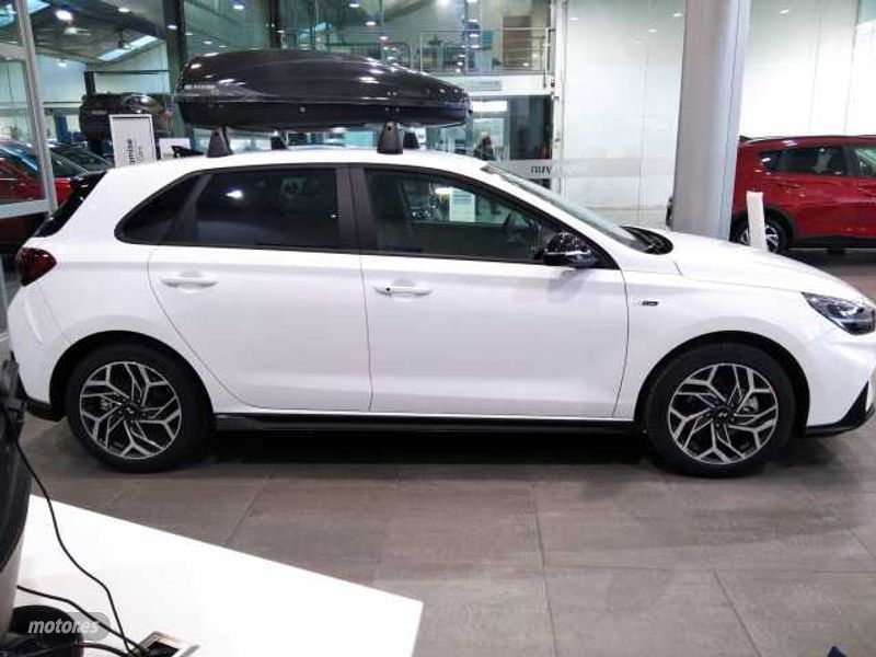 hyundai i30 2024 / 627km. foto grande (2)