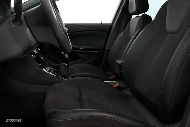 Opel Astra - foto 17