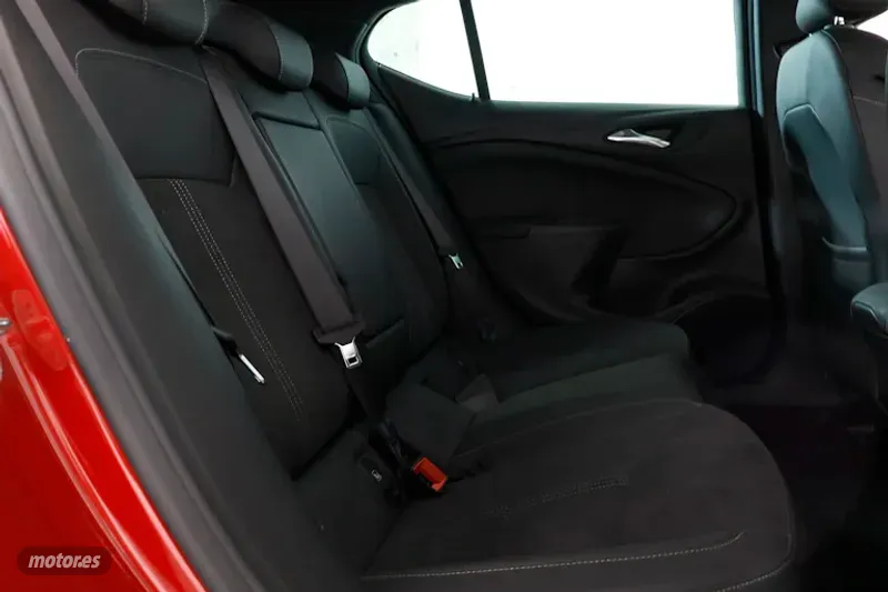 Opel Astra - foto 19