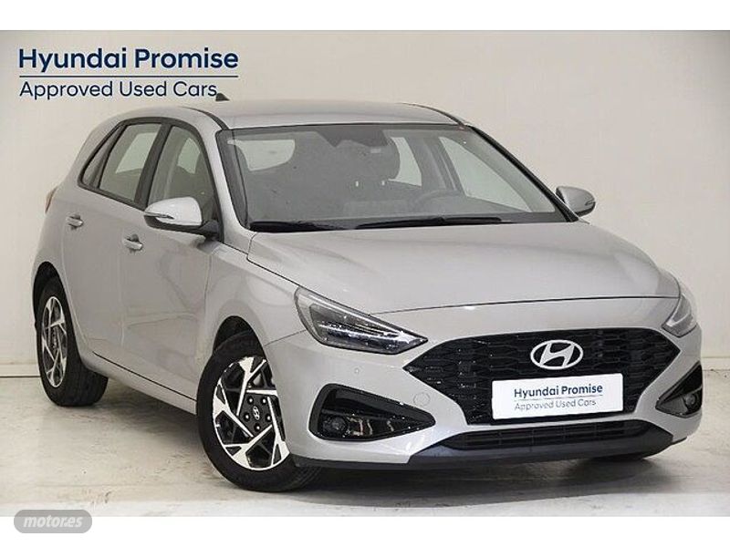 Foto hyundai i30 2025 / 11.895km.