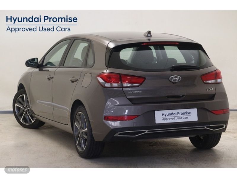 hyundai i30 2022 / 27.910km. foto grande (3)