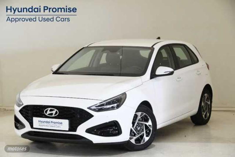 Hyundai i30 1.0 TGDI Klass 48V 100 de 2024 con 4.572 Km por 21.880 EUR. en Madrid
