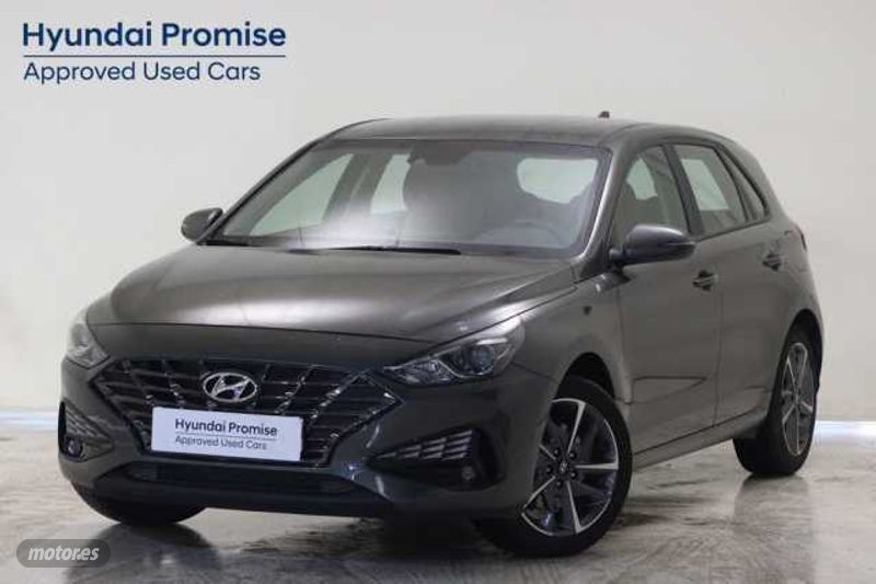 Hyundai i30 1.5 DPI Klass SLX 110 de 2024 con 9.322 Km por 19.490 EUR. en Sevilla