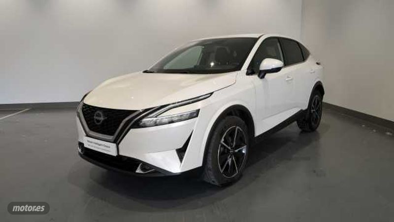 nissan qashqai 2024 / 13.884km.