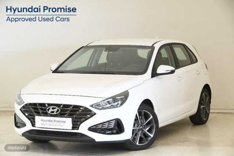 Hyundai i30 1.5 DPI Klass SLX 110 de 2024 con 8.184 Km por 18.900 EUR. en Lleida