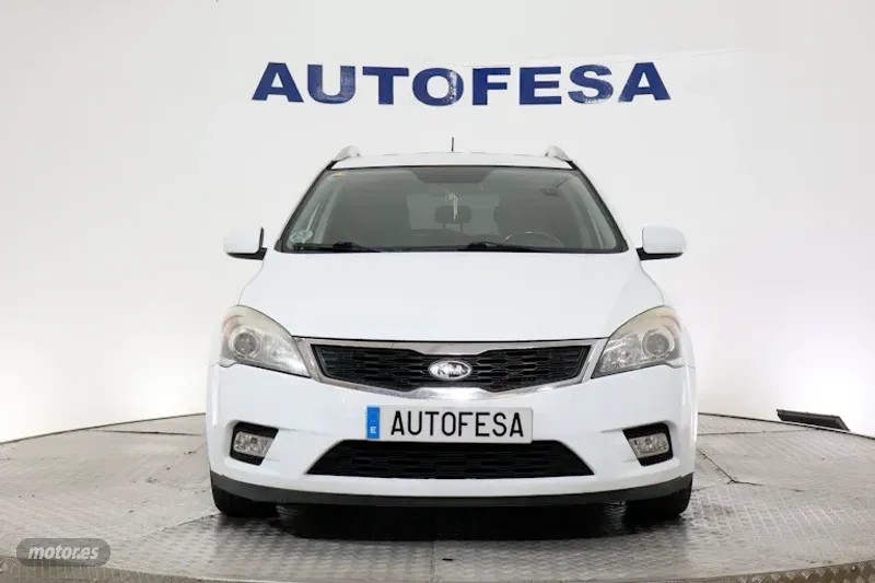 kia ceed 2010 / 280.084km. foto grande (2)