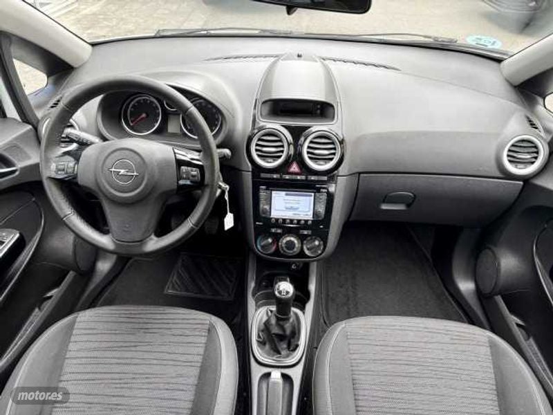 opel corsa 2014 / 102.000km. foto grande (2)