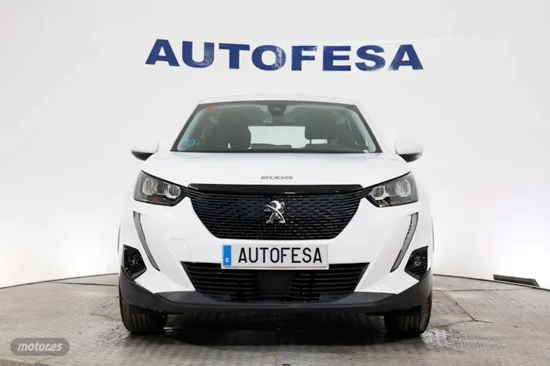 peugeot 2008 2021 / 29.800km. foto grande (2)