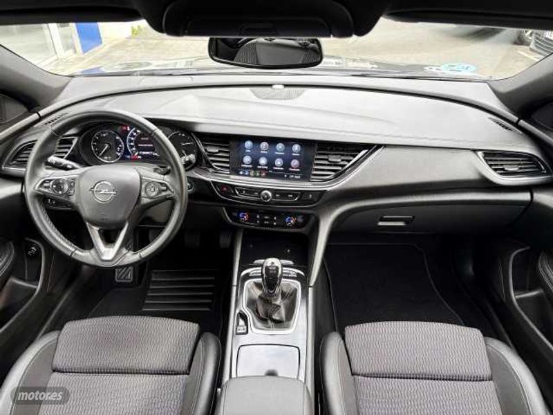opel insignia 2021 / 51.000km. foto grande (2)
