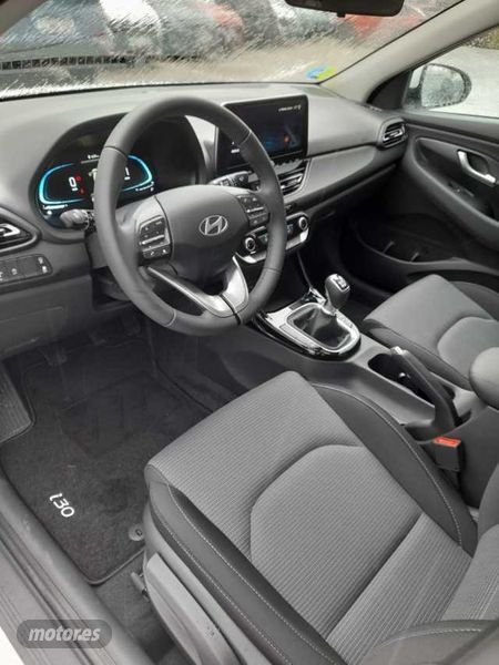 hyundai i30 2025 / 235km. foto grande (2)