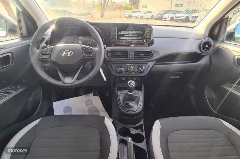 hyundai i10 2024 / 26.476km. foto grande (2)