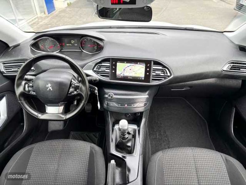peugeot 308 2018 / 83.000km. foto grande (2)