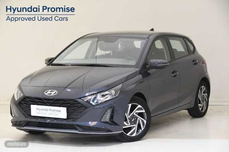 Hyundai i10 10 mpi mandos en el volante  de segunda mano - Hyundai i20 1.2 MPI Klass de 2024 con 8.099 Km por 17.490 EUR. en Tarragona