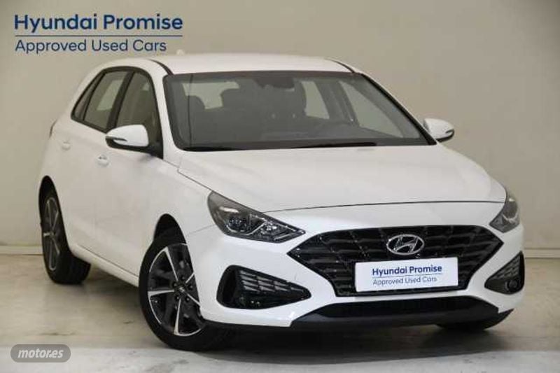 hyundai i30 1.5 dpi klass slx 110 de 2024 con 8.794 km por 19.490 eur. en tarragona foto grande (2)