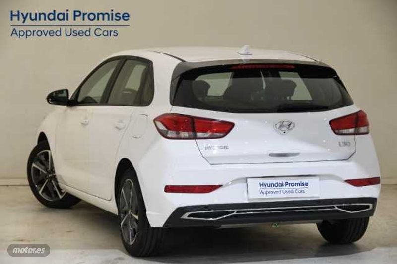hyundai i30 1.5 dpi klass slx 110 de 2024 con 8.794 km por 19.490 eur. en tarragona foto grande (3)