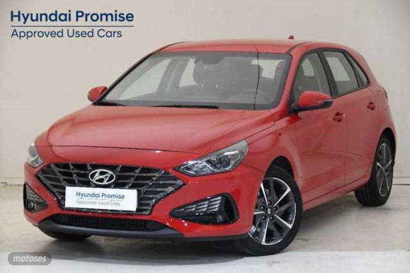 Hyundai i30 15 dpi klass slx 110  de segunda mano - Hyundai i30 1.5 DPI Klass SLX 110 de 2024 con 12.861 Km por 19.490 EUR. en Tarragona
