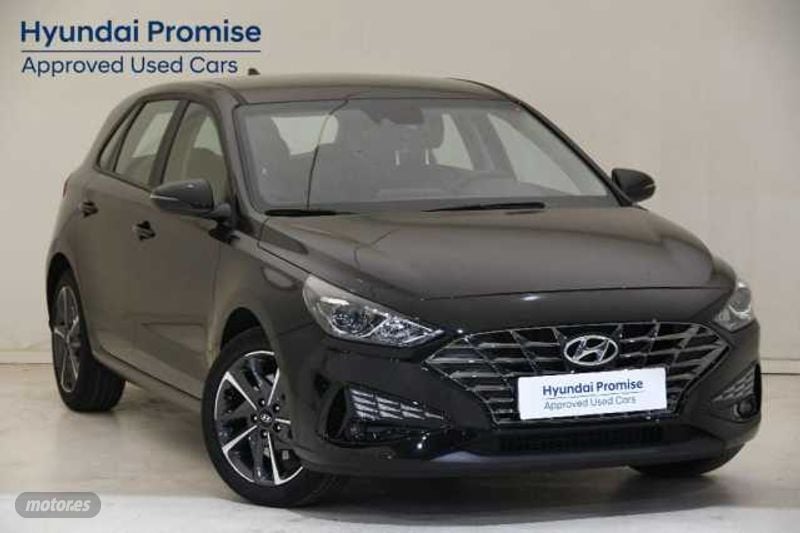hyundai i30 1.5 dpi klass slx 110 de 2024 con 5.877 km por 19.490 eur. en tarragona foto grande (2)