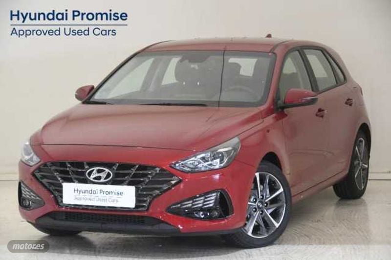 Volvo xc40 con cierre centralizado  de segunda mano - Hyundai i30 1.5 DPI Klass SLX 110 de 2023 con 15.435 Km por 17.900 EUR. en Lleida