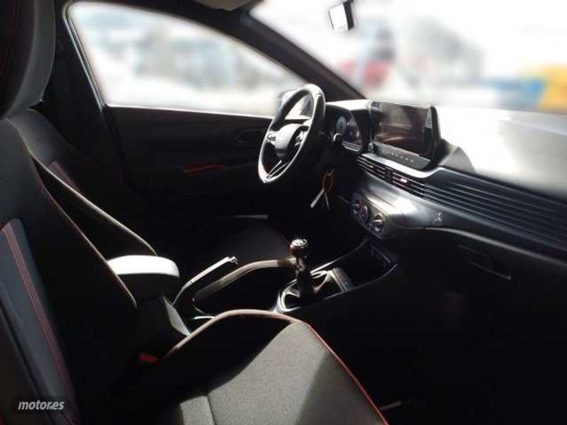 hyundai i20 1.2 mpi n line de 2024 con 9 km por 20.990 eur. en cadiz foto grande (3)