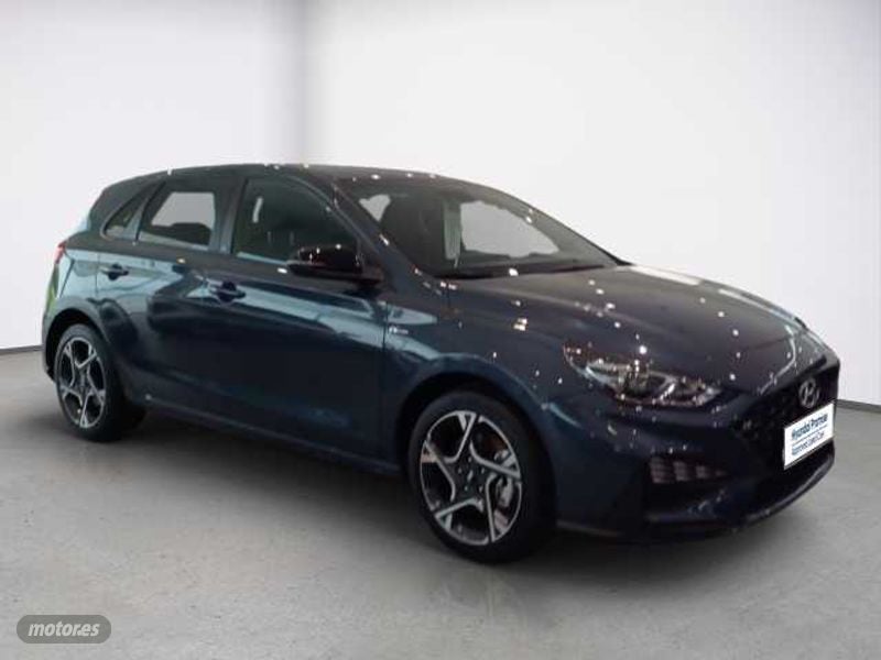 Posavasos traseros  de segunda mano - Hyundai i30 1.0 TGDI N Line 30A 120 de 2024 con 9 Km por 22.490 EUR. en Cadiz