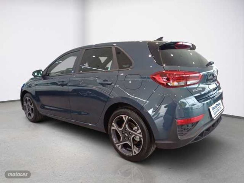 hyundai i30 1.0 tgdi n line 30a 120 de 2024 con 9 km por 22.490 eur. en cadiz foto grande (2)