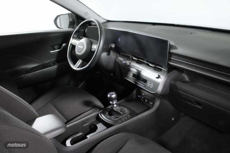 hyundai kona 1.0 tgdi flexx 4x2 de 2024 con 13.250 km por 25.500 eur. en barcelona foto grande (3)