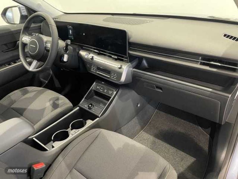 hyundai kona 1.6 gdi maxx dt de 2024 con 13.500 km por 28.500 eur. en barcelona foto grande (3)