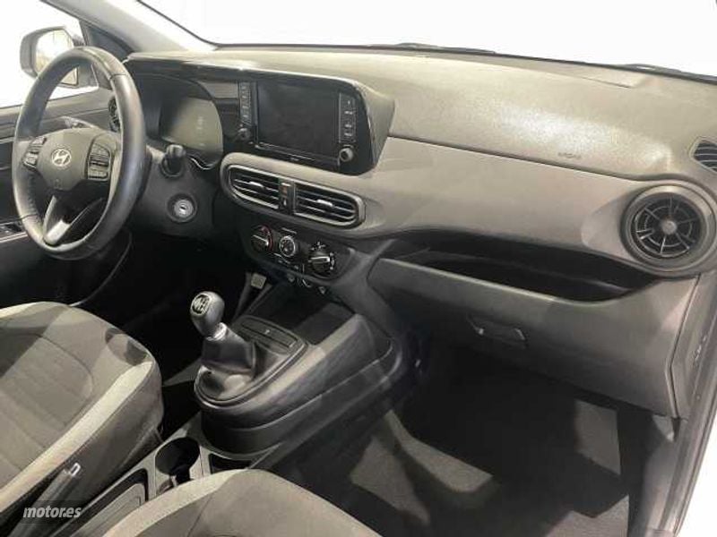 hyundai i10 1.0 mpi klass de 2024 con 9.201 km por 14.950 eur. en barcelona foto grande (3)