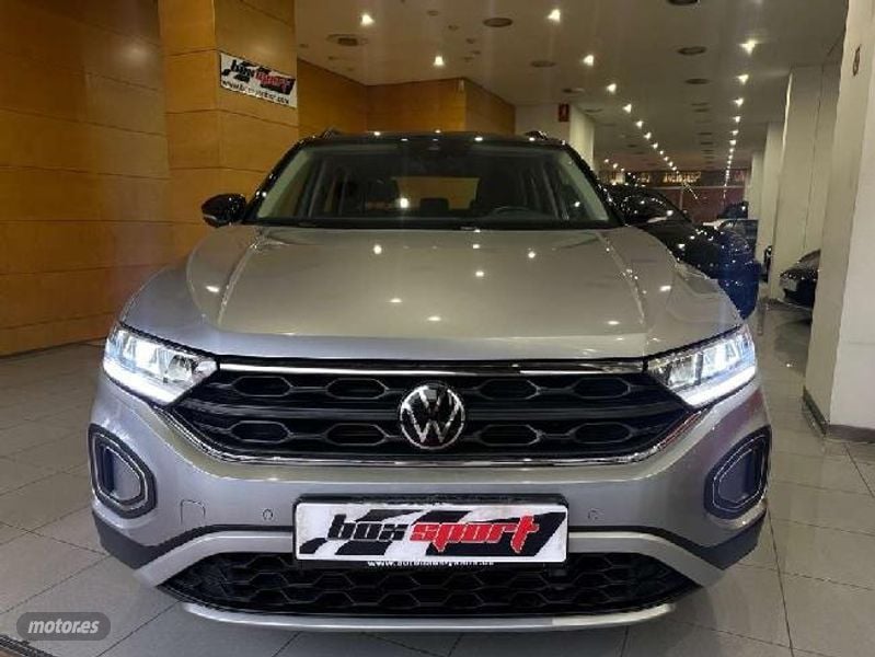volkswagen t-roc 2023 / 20.000km. foto grande (2)