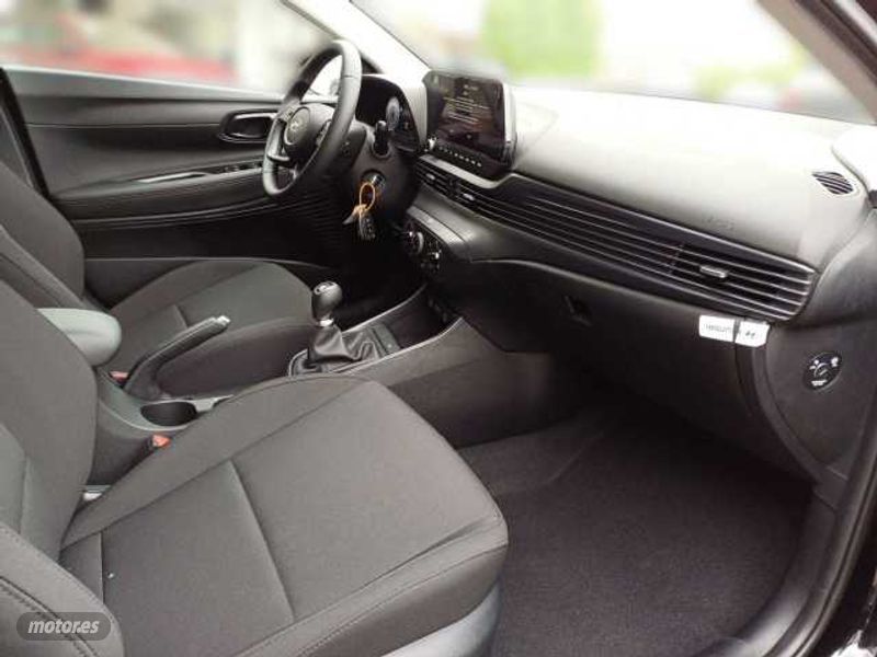 hyundai i20 1.2 mpi klass de 2024 con 9 km por 20.300 eur. en cadiz foto grande (3)