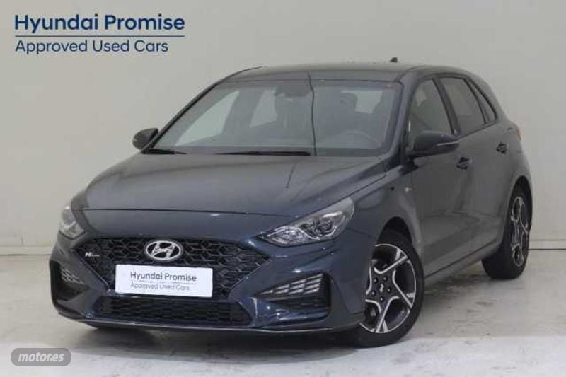 Hyundai i30 ordenador viaje  de segunda mano - Hyundai i30 1.0 TGDI N Line 30A 120 de 2024 con 27.776 Km por 20.500 EUR. en Girona