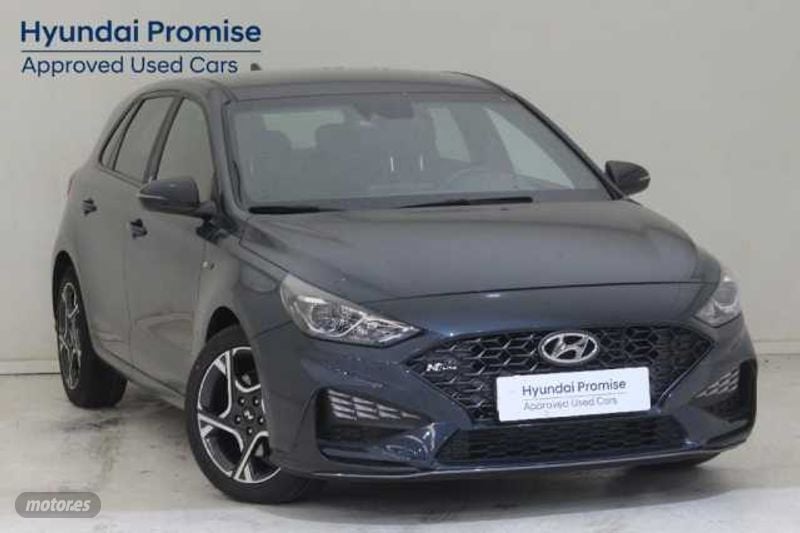 hyundai i30 1.0 tgdi n line 30a 120 de 2024 con 27.776 km por 20.500 eur. en girona foto grande (2)