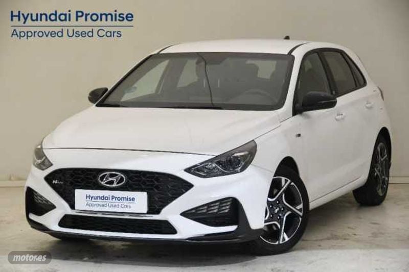 Hyundai i30 ordenador viaje  de segunda mano - Hyundai i30 1.0 TGDI N Line 30A 120 de 2024 con 22.352 Km por 20.500 EUR. en Girona