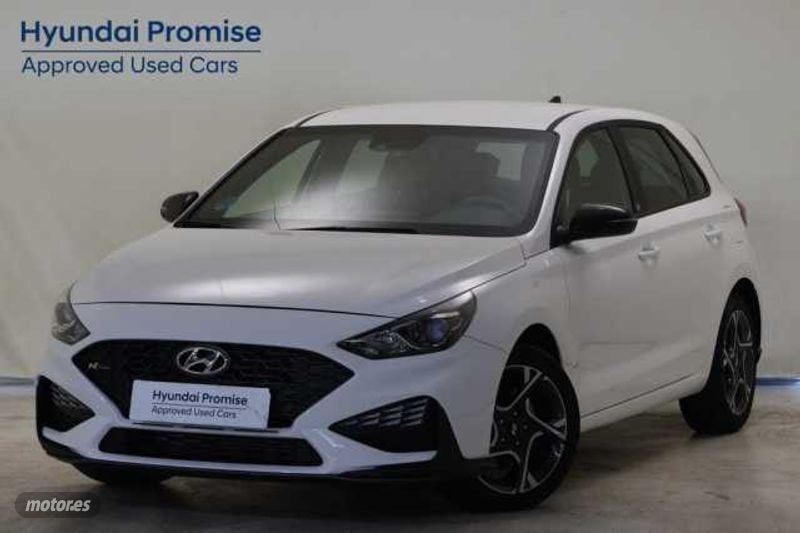 Hyundai i30 ordenador viaje  de segunda mano - Hyundai i30 1.0 TGDI N Line 30A 120 de 2024 con 24.153 Km por 20.500 EUR. en Girona