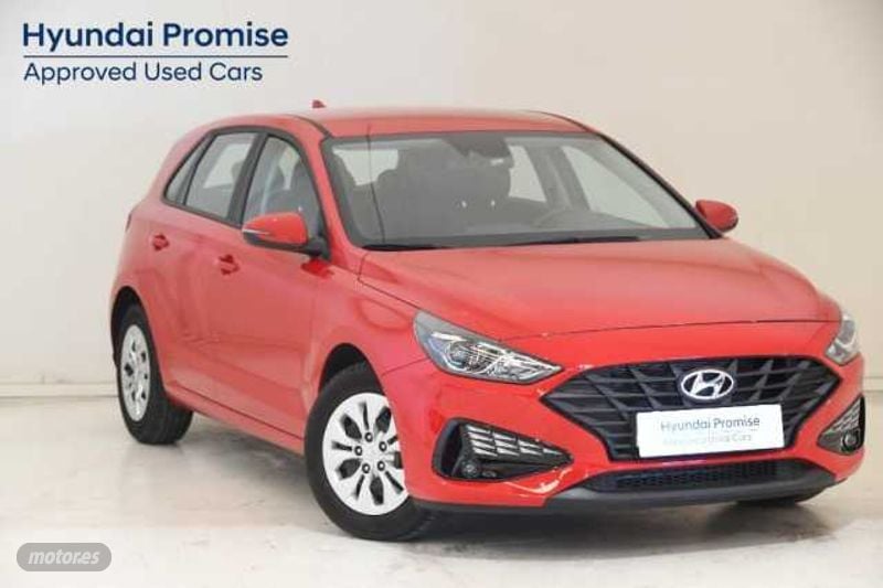 hyundai i30 1.5 dpi essence 110 de 2024 con 7.286 km por 16.900 eur. en girona foto grande (2)